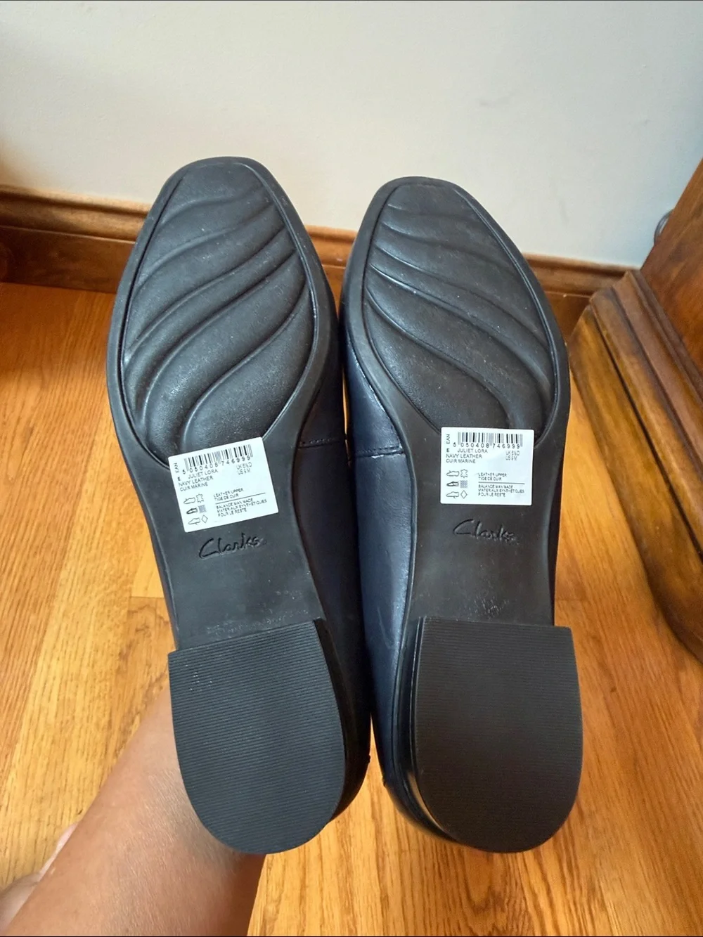Clarks Joliet Lora Leather Loafers Navy Blue Comfort Slip On Women’s Size 9